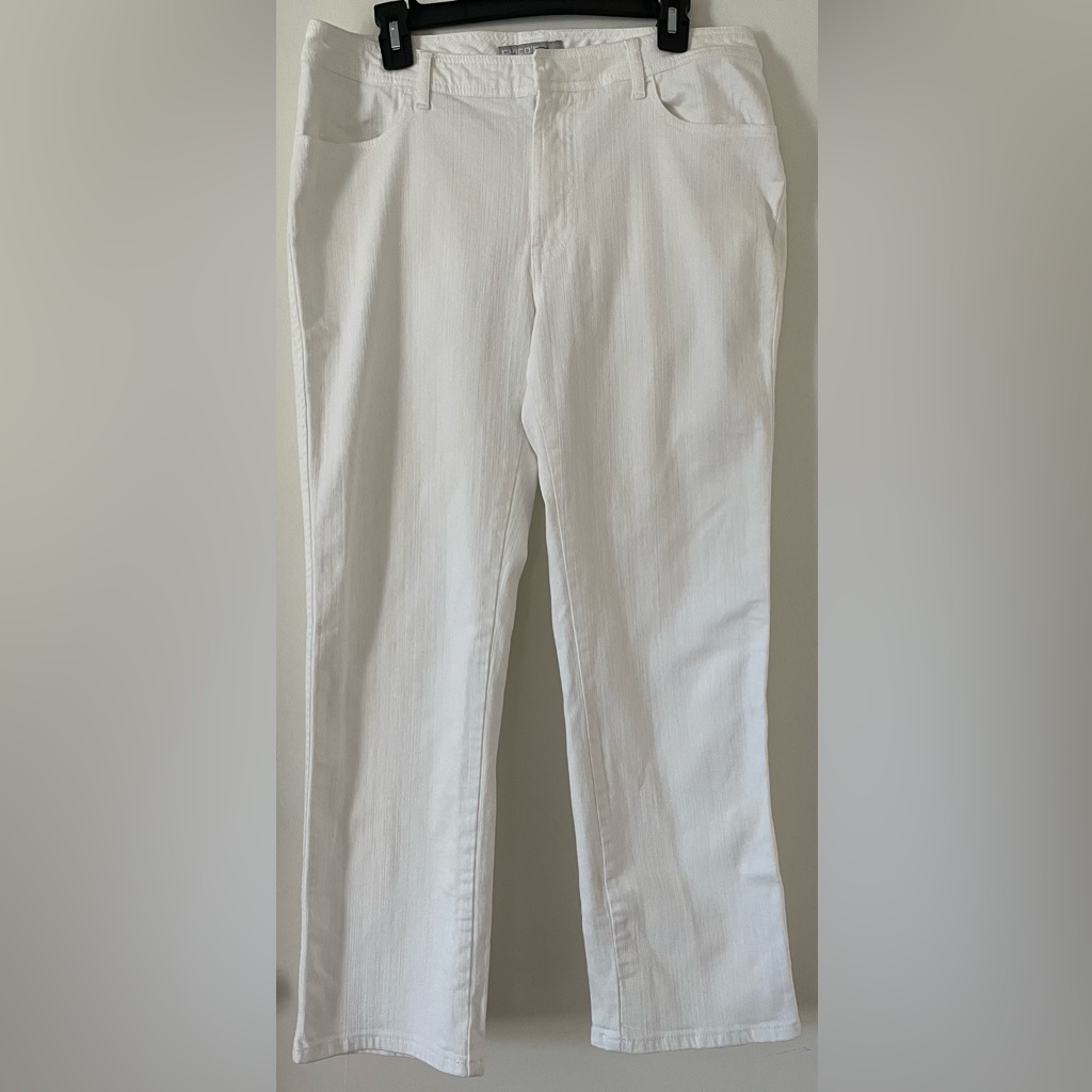 Chico’s Platinum Women’s Sz 2.5/34x28 Us 14 White 5 Pocket High Rise Jeans Read